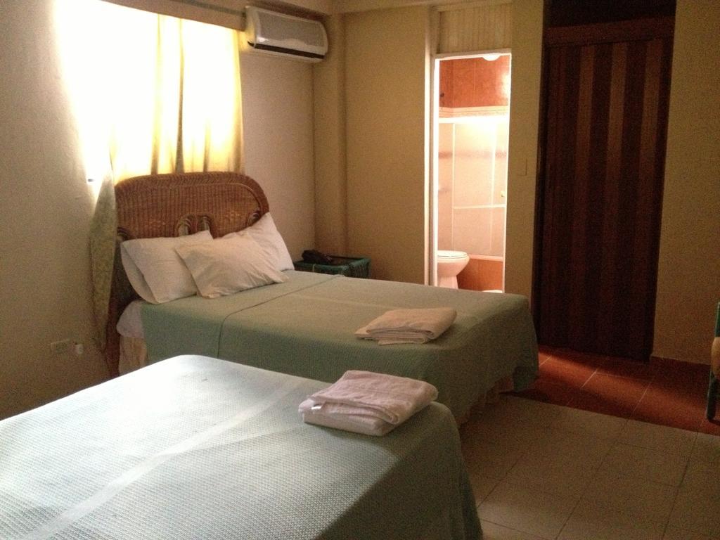 Hostal Plaza Yu Santo Domingo Luaran gambar